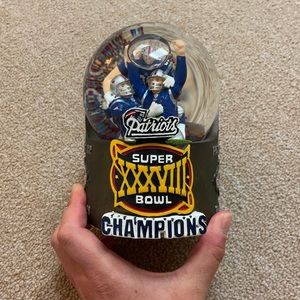 Patriots Super Bowl XXXVIII Limited Edition Globe
